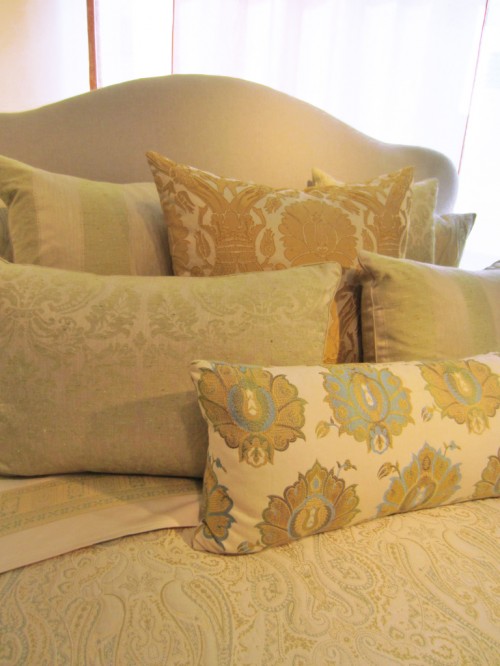 New bedding in Sassari and Stintino linen.